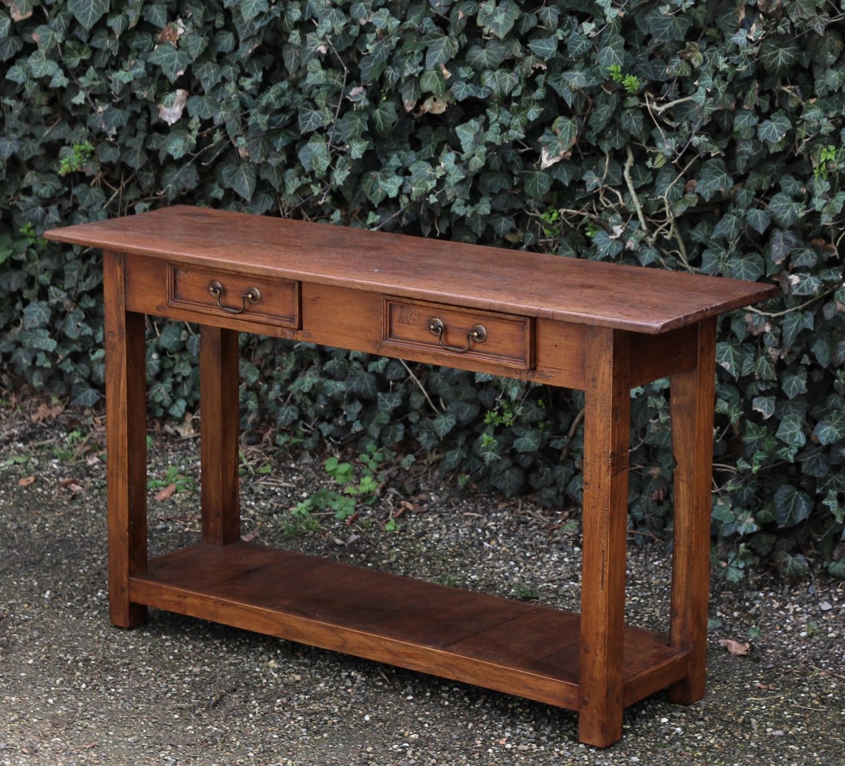 antiker-sidetable